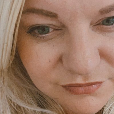 jennybrockley's profile picture. 