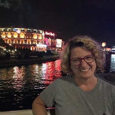 DalvaDare's profile picture. 