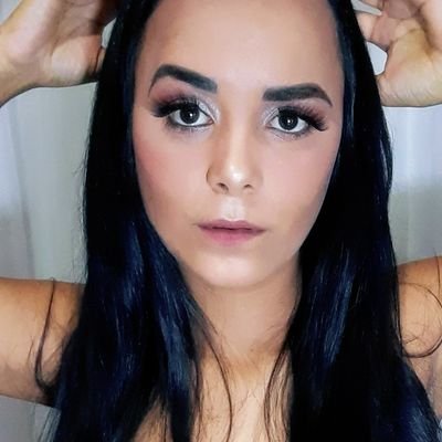 25 anos / leonina ♌️ / bailarina 💕/ carioca 🤓🌊 / amo sol ☀️☀️/fotógrafa de newborn e gestante