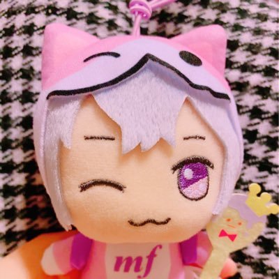 取引垢です。28↑。責任持ってお取引しますのでよろしくお願いします。*プロカ作成しましたので一読よろしくお願い致します(お声かけ頂く際に読んでいないと判断した場合は返信をしません。リプ消しをしても良いので読んだと判断できてから返信いたします)。**18↓の方との郵送での交換はしません。