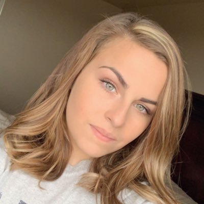 Jasminerocha02's profile picture. 