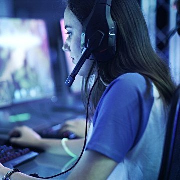 LOdLbnNJOfkJJZj's profile picture. Girl Geek Gamer Proud owner of https://t.co/X95pbgSdPK