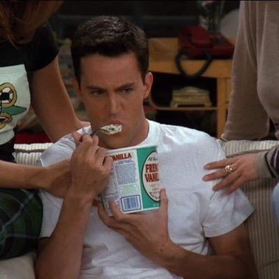 v4ls__'s profile picture. 