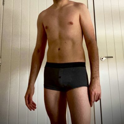 UK based vers switch. 29. Mostly around Oxon or London. 61kg. Kinky. PVT me - almost always horny. Love to make videos.