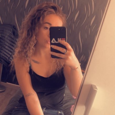 nancy_dessurne's profile picture. 