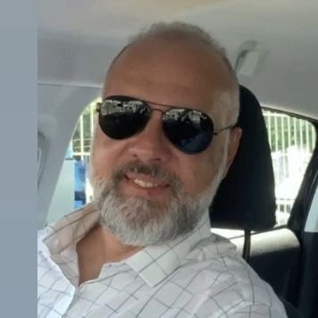 Empresário
Especialista em gestão de pessoas
Administrador