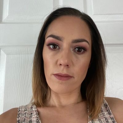 VickyWhelan1's profile picture. Gordon Ramsay and Gary Barlow are kind enough to follow me ! #bestchef #bestsinger