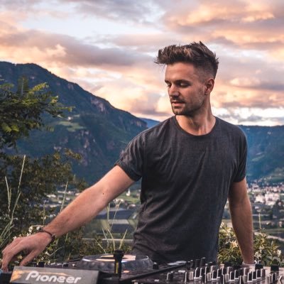 quizzowmusic's profile picture. QUIZZOW, North Italian Progressive House and Uplifting Trance DJ and Producer signed to Armada and Enhanced Music.