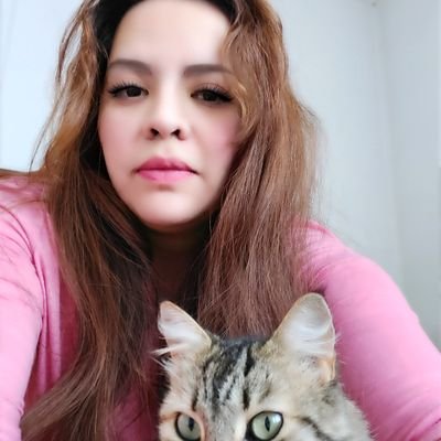 Pieraleja1's profile picture. diseñador de modas fotografia maquillaje estetica