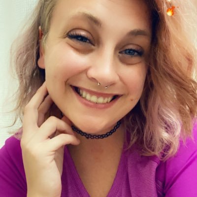 stoner mom. founder of what makes me happy. pop punk enthusiast. I put the bi in bitch. 🏳️🌈