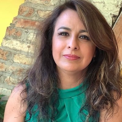 Locutora de Chicago, La Que Buena 105.1, Amor 106.7 y colaboradora de el noticiero ED Univisión Chicago Facebook vickyaguilera1 Instagram Vickyaguilera1