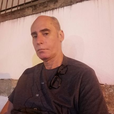 sou uma pessoa simples e muito cativante.