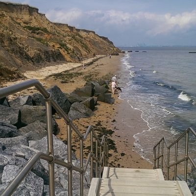 unitedintreble's profile picture. Over 50 years a supporter of Man Utd, Love animals! Hate EU! Love my country! - Spiritual!- Cannot stand Political Corruption! - America! #MAGA (CHRIST) TRUMP!