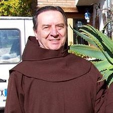 Father Romano Zago was born on 11/04/1932 in Lajeado, Brazil. He is a priest of Italian origin, belonging to the Franciscan friars.