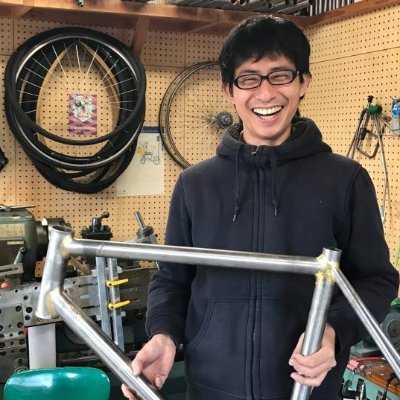 愛知に工房を構える自転車フレームビルダー/ビルダー視点の自転車情報を発信/クロモリ・アルミのフレームの修理・改造/アメリカで修行後、愛知県にて工房を設立/お気軽にDMでお問い合わせ下さい。■Podcast「#さくれい」https://t.co/ZJVWUbcG1j