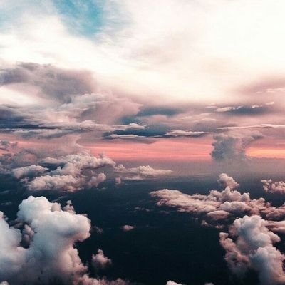 ‏‏‏اختياراتنا الخاطئة هي حبل الاعدام الذي نلفه سهواً على رقابِنا