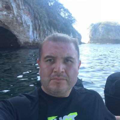 Ingeniero Quimico egresado de la UNAM y MBA de la ULA, deportista y musico de hobbie. Apasionado de la vida al extremo!