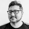 simplemal's profile picture. Influencer di me stesso. Guru nella pausa pranzo. Mi abbronzo solo con la luce del monitor. Ho creato @SaggiaMente @SaggeOfferte @SaggioPodcast e altre cosette.