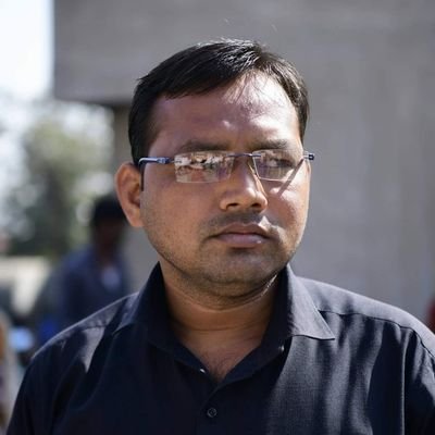 Editor Loksatta Jansatta Ahmedabad
Ex editor-Vibes of India gujarati-hindi
Ex Editor- ABHIYAAN Gujarati magazine, You tuber, Blogger, Book Lover, Film Lover