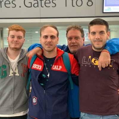 Padre de 3 hijos. Entrenador de Futbol, antes en Alumni, ayer en Gimnasia y Tiro de Salta y Las Palmas, corazón del celeste.Hoy en Atenas. ⚽️