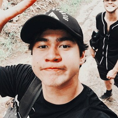 𝐌𝐎𝐕𝐈𝐍𝐆 𝐀𝐋𝐎𝐍𝐆: I know I'm the stupid one who ended it, and now I'm the stupid one regretting it 🍂