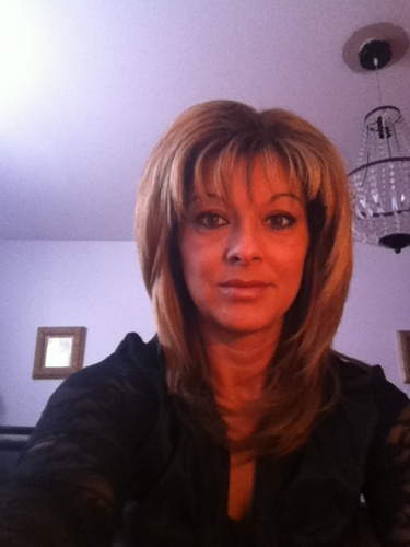 curlysimonne's profile picture. 