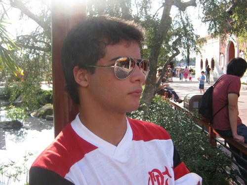 Mais angustiado que um goleiro na hora do gol