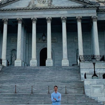 TomiElia's profile picture. 🎓International Relations