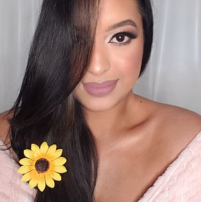 AlineLays's profile picture. 