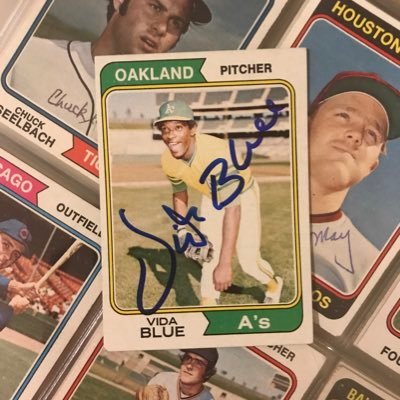 Flipping through the boys of ’74... one autograph at time. (1974 Topps Auto set build status: 540/660) Click the link for my current wantlist...