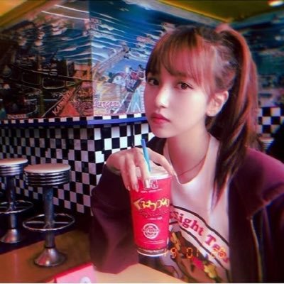 TWICE垢！モモペン！フォロバ100%！ハイタッチ参加！！TWICEやBTS好きな人気軽にフォロー！！TWICE関係のツイート以外しません(たまにBTSがあるかも...)