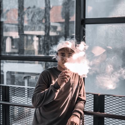 haiqalikmal8's profile picture. there's nothing interesting here🤷🏻‍♂️