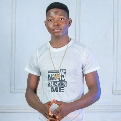 Am artist
            stage name:Star-plus
         For bookings:09017496312
        email:gj432402@gmail. Com