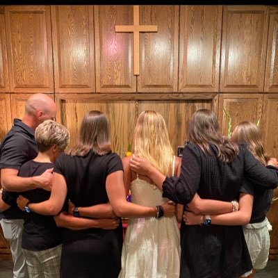 Husband to the wonderful Kelli Monahan. Father to 4 Amazing girls (Maddie, McKenna, Miah, & Mylea) North Tartan 5th Grade Nike Coach. Former GSL GBB Head Coach.