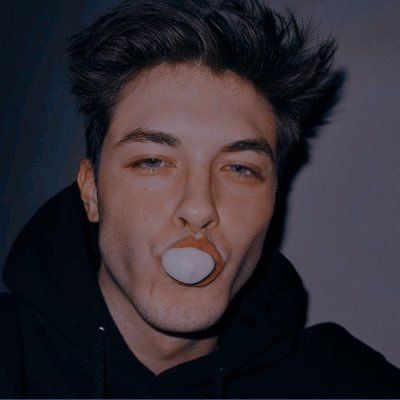 GriffinsMuffins's profile picture. this is griff’s world, and your just livin in it 🐡