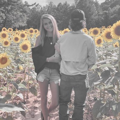DH💛 •life is short make it sweet•