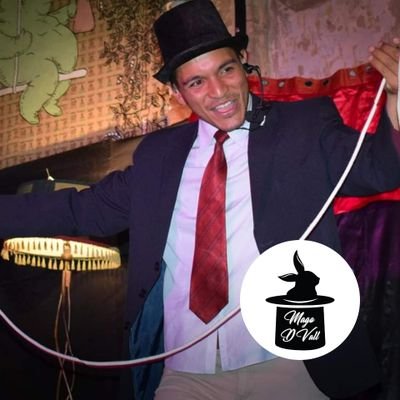 Me apasiona estimular la capacidad de asombro de cada persona que vive mi magia.
.
🎩
.
Espectáculo de magia e ilusionismo.
.
.
Familiar
Infantil
Corporativo