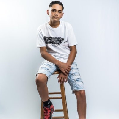 Soy flaco bajito y feo🤐😂🥰