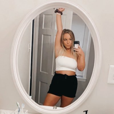 carlyyrenee33 Profile Picture