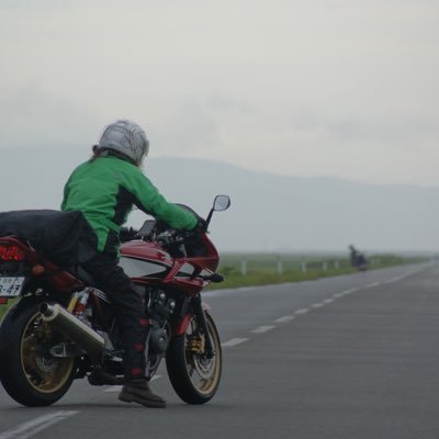 50の手習いで取得したバイクの免許。 夢を1つ1つ叶える事が私の夢。残り少ない人生を楽しみたい。CB400SB泣く泣く手放しホーネット250、からの（仮）サベージ、からのVストローム250