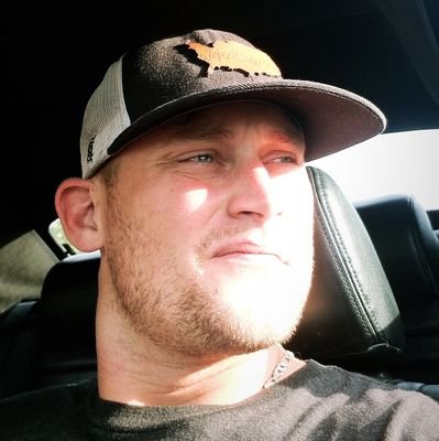 JoLamb91's profile picture. Army vet⛩
motorcycle enthusiast🏍
Doberman daddy🐕
st pete📍