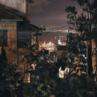 قدّس ذاتك وبالغ في حُبها ، فإن الأنانيه في حق الذات مُباحه ✨.