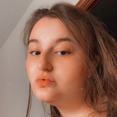 JuliaBitter3's profile picture. 