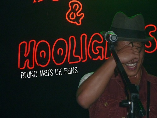 Hey, this is a fan page for all uk fans for bruno mars :) if you love him share your love for him by following us!