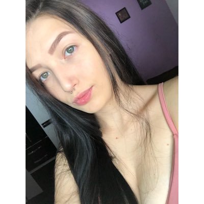 Stefany87220889's profile picture. não sei usar o tt