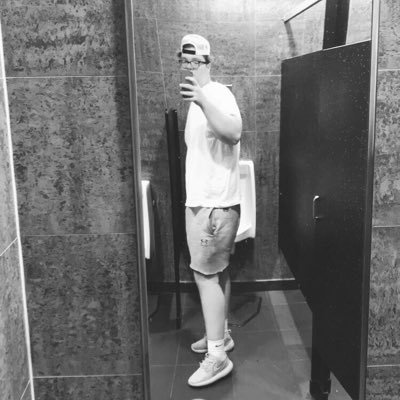 fvrwrld's profile picture. 