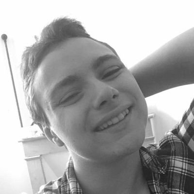 petite fille deviendras un grand garçon.
19 ans.🏳️‍🌈
Mathieu mon ange.🙏