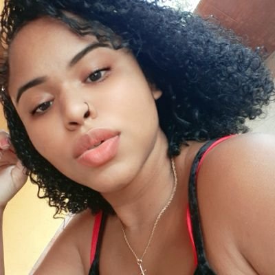 kaamiartist's profile picture. Filha dos ventos 🌬🌪🔥 // Laroye 💃🏽🎩📿  Desenhistas nas horas vagas 🎨 🖌// Estudando de enfermagem 🥼💉