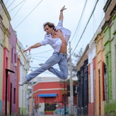 Primer Bailarín Estrella del Ballet de Santiago.
🟣Instagram: rodrigoguzman.bds
| 🔴YouTube: https://t.co/MtEPCuQQK4