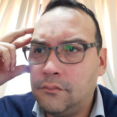 Padre de una hermosa parejita,
Viva la educación, el marketing y las estadísticas...